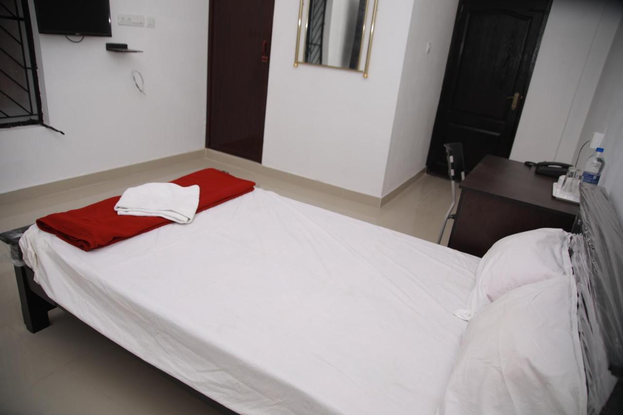 Meghna Residency Hotel Thiruvananthapuram Екстериор снимка