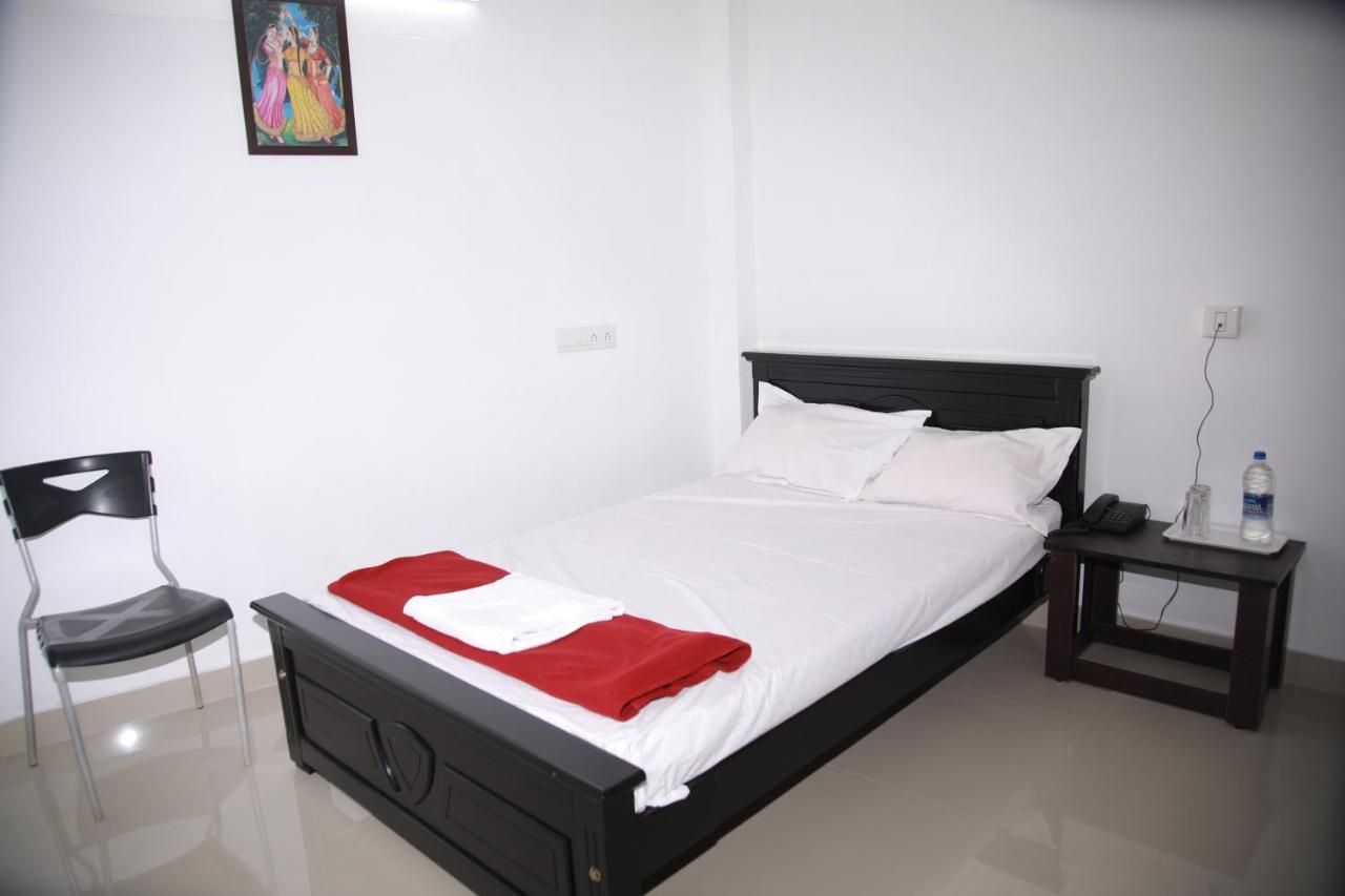 Meghna Residency Hotel Thiruvananthapuram Екстериор снимка