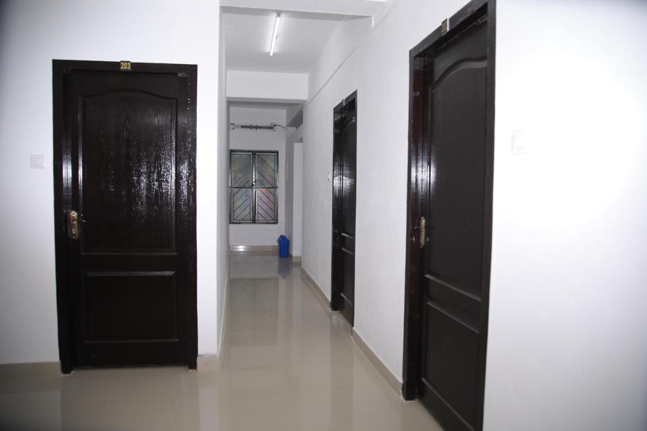Meghna Residency Hotel Thiruvananthapuram Екстериор снимка