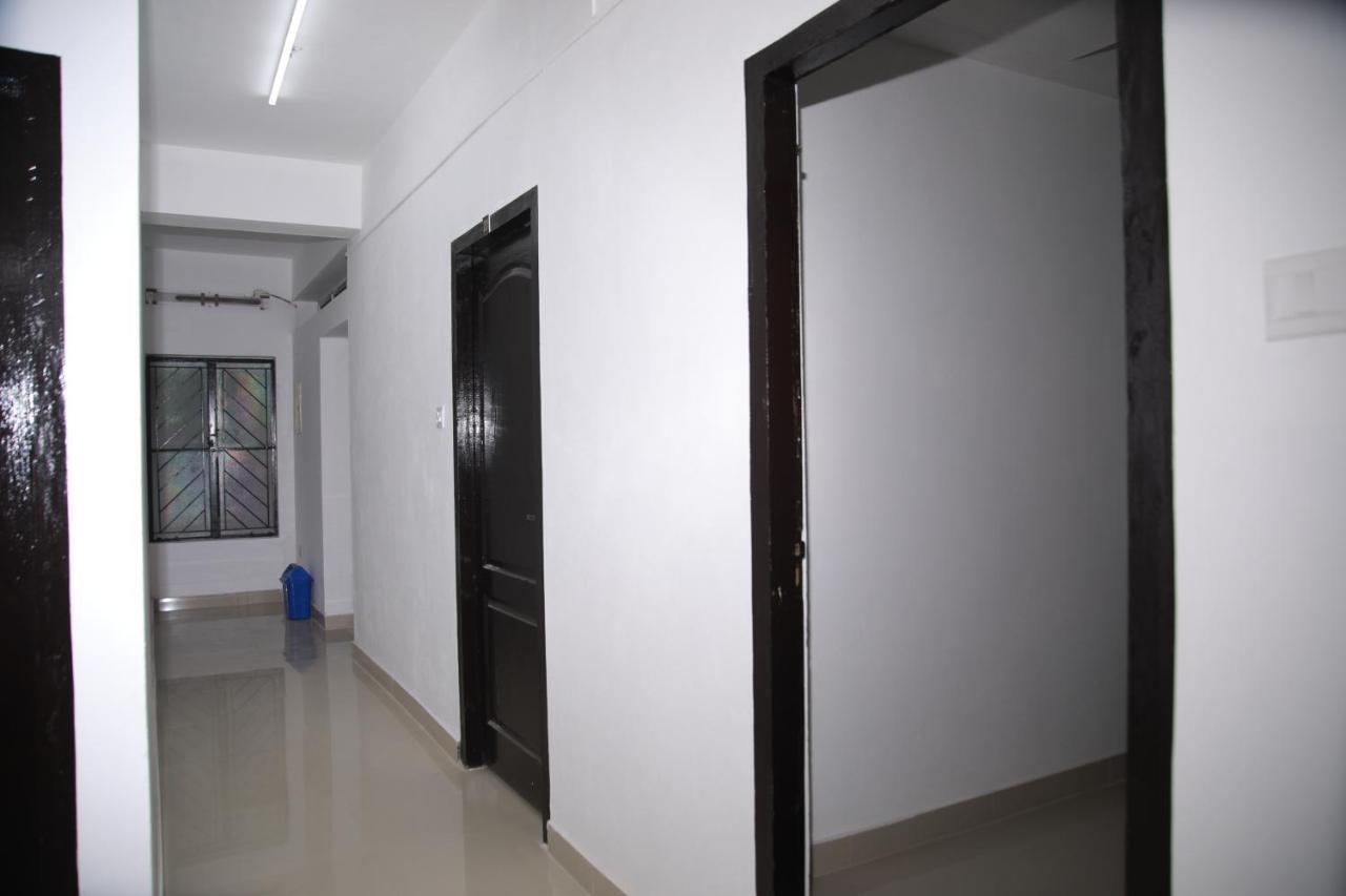 Meghna Residency Hotel Thiruvananthapuram Екстериор снимка