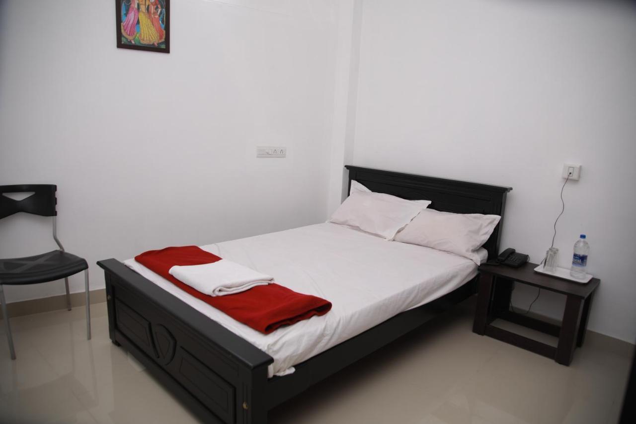Meghna Residency Hotel Thiruvananthapuram Екстериор снимка