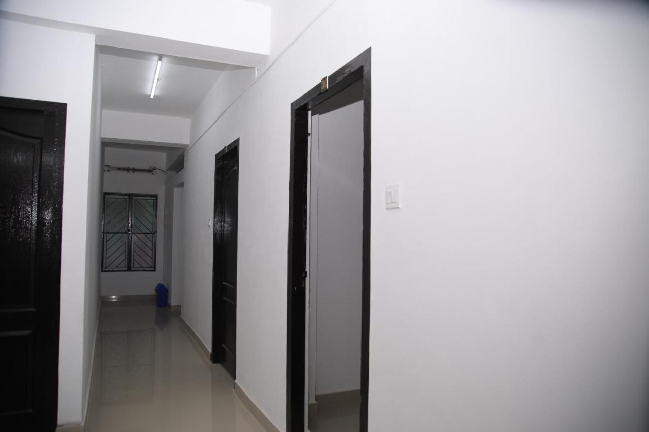 Meghna Residency Hotel Thiruvananthapuram Екстериор снимка