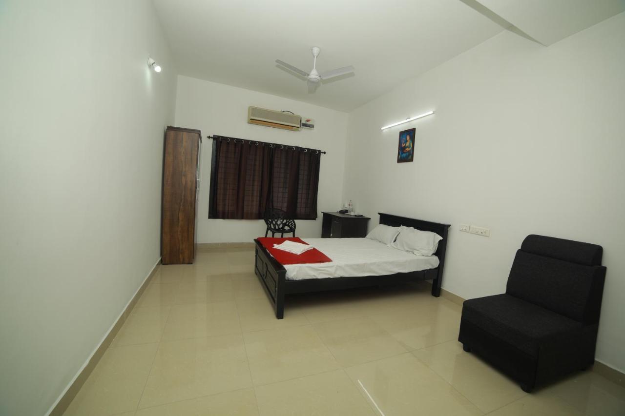 Meghna Residency Hotel Thiruvananthapuram Екстериор снимка