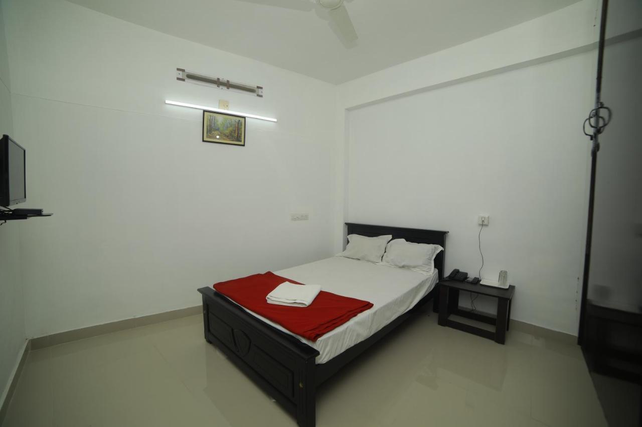 Meghna Residency Hotel Thiruvananthapuram Екстериор снимка