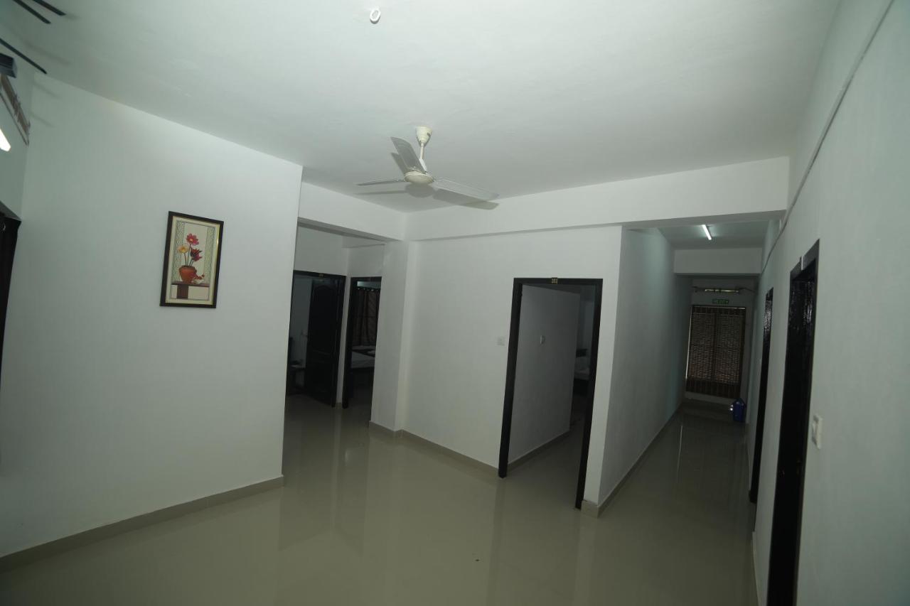 Meghna Residency Hotel Thiruvananthapuram Екстериор снимка