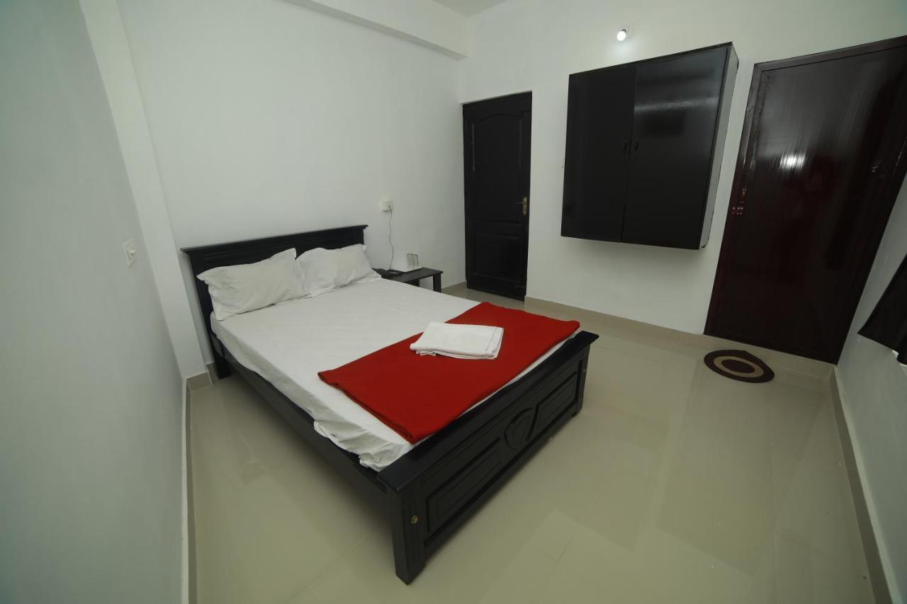 Meghna Residency Hotel Thiruvananthapuram Екстериор снимка