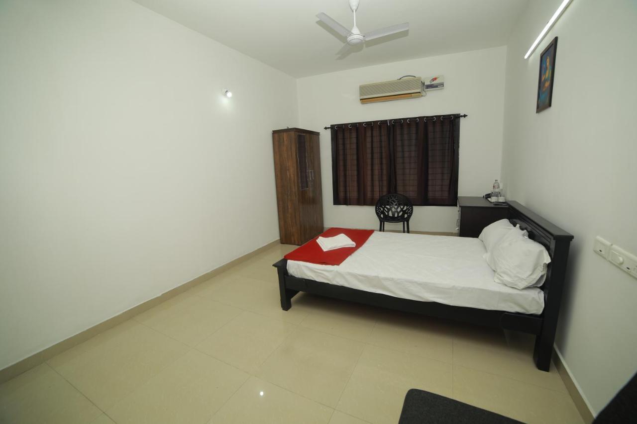 Meghna Residency Hotel Thiruvananthapuram Екстериор снимка