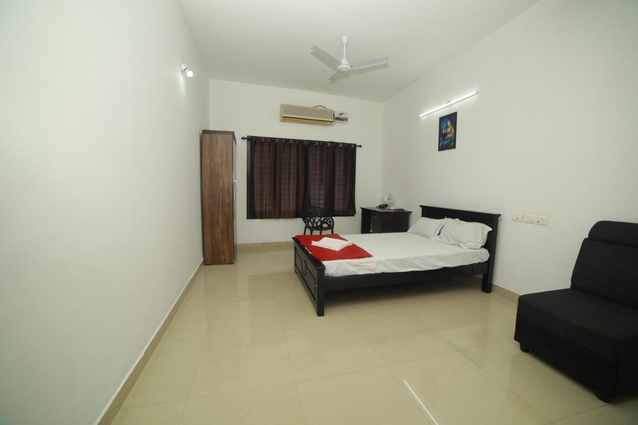 Meghna Residency Hotel Thiruvananthapuram Екстериор снимка