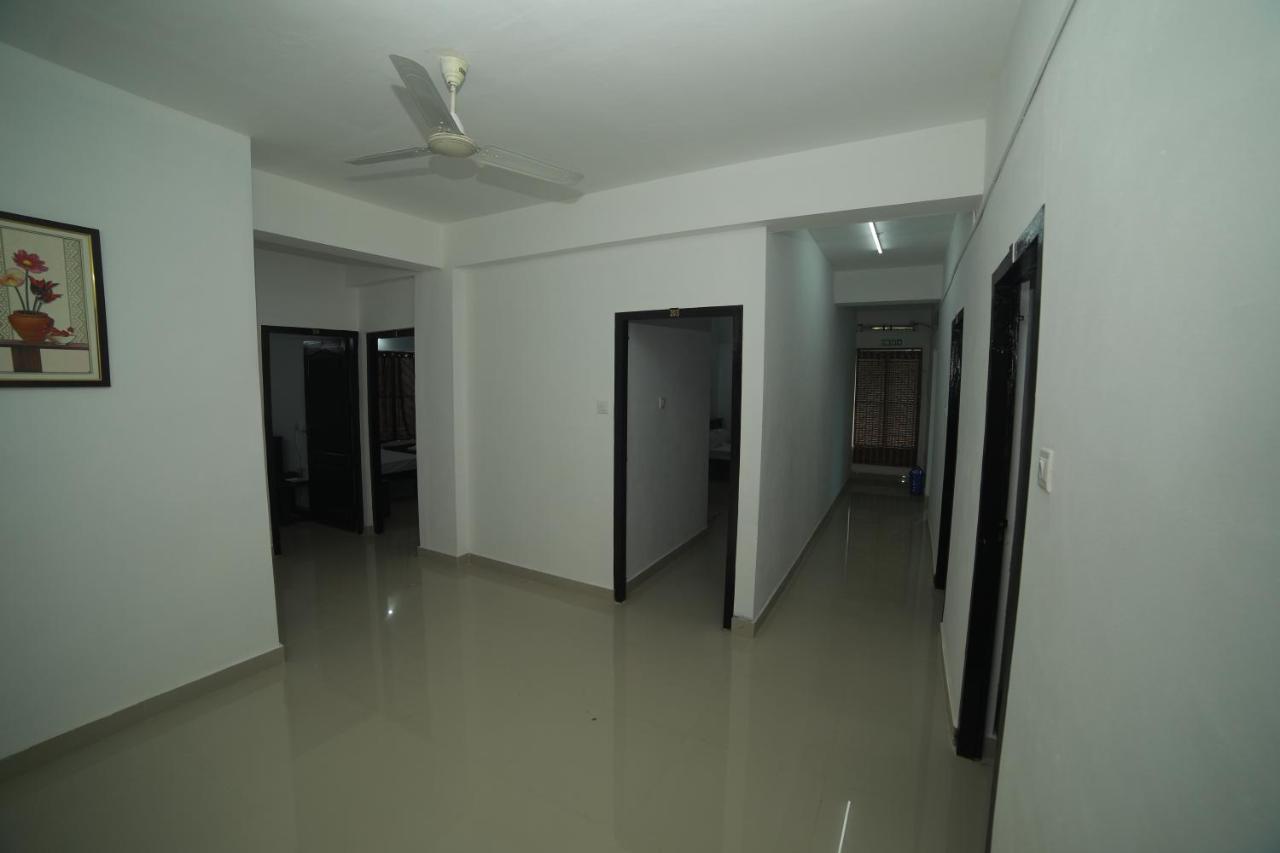 Meghna Residency Hotel Thiruvananthapuram Екстериор снимка