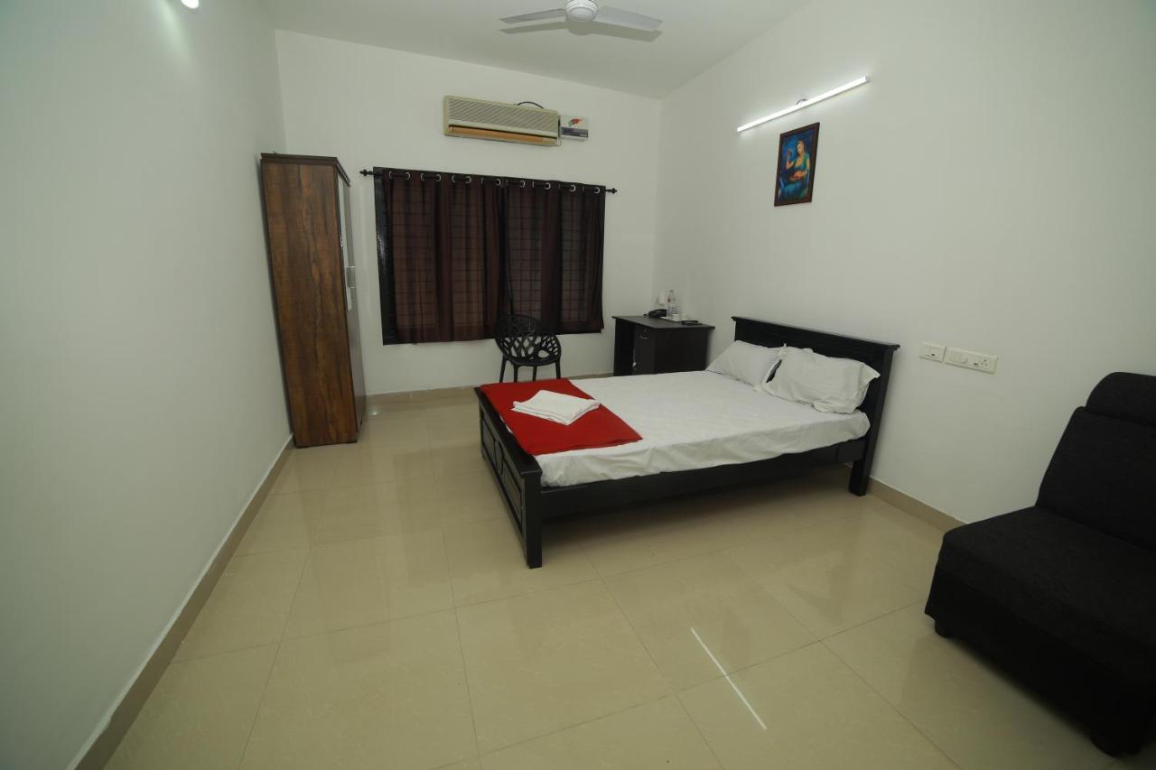Meghna Residency Hotel Thiruvananthapuram Екстериор снимка