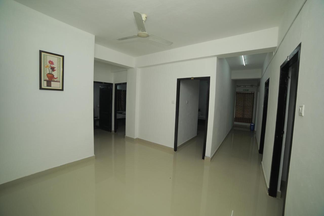Meghna Residency Hotel Thiruvananthapuram Екстериор снимка