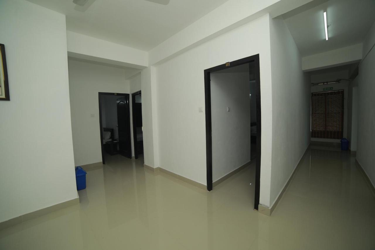 Meghna Residency Hotel Thiruvananthapuram Екстериор снимка