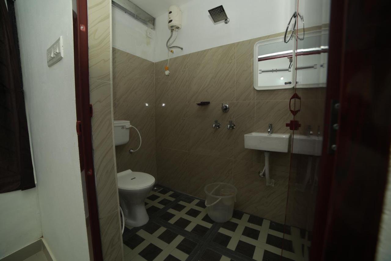 Meghna Residency Hotel Thiruvananthapuram Екстериор снимка