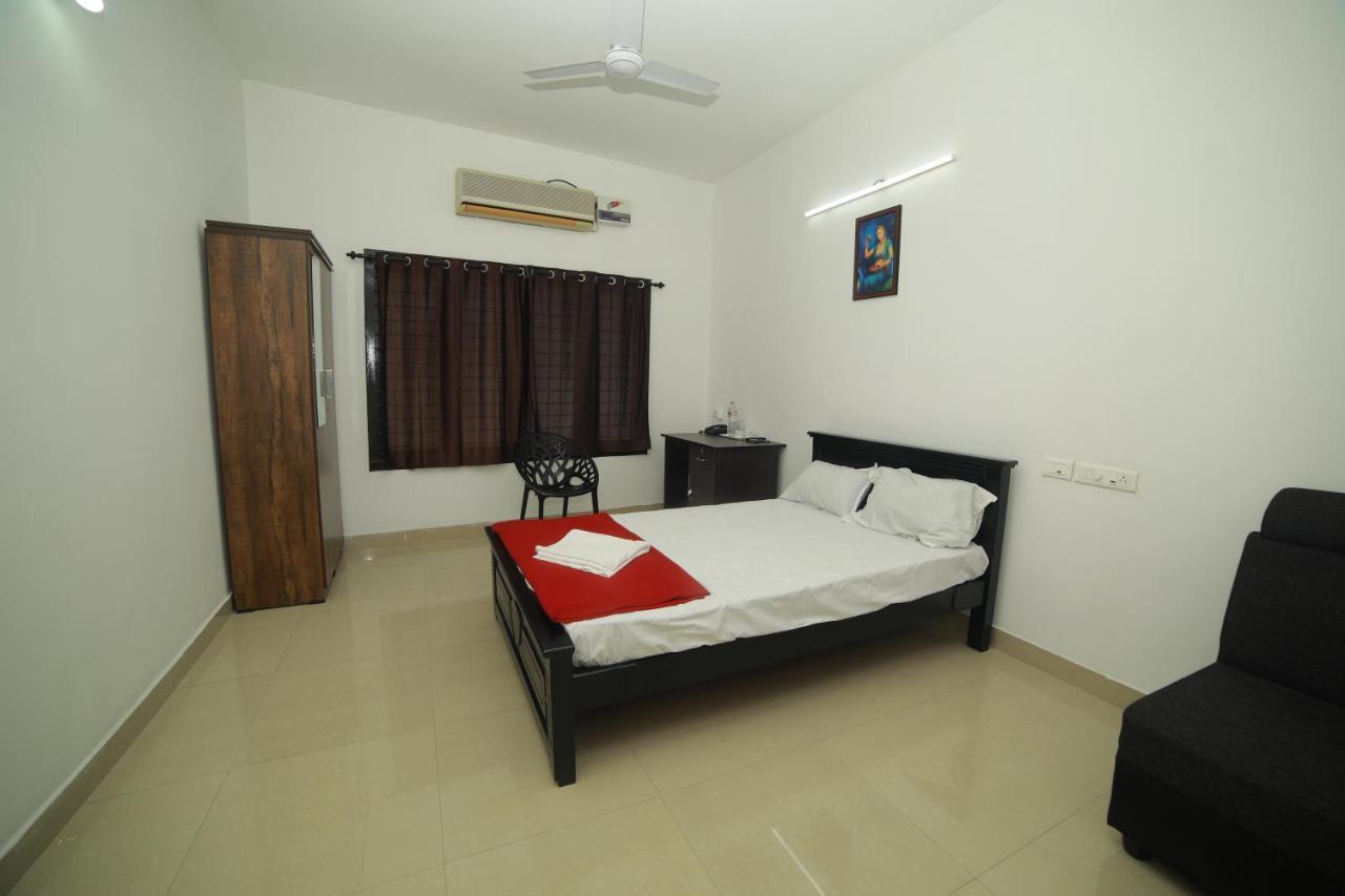 Meghna Residency Hotel Thiruvananthapuram Екстериор снимка